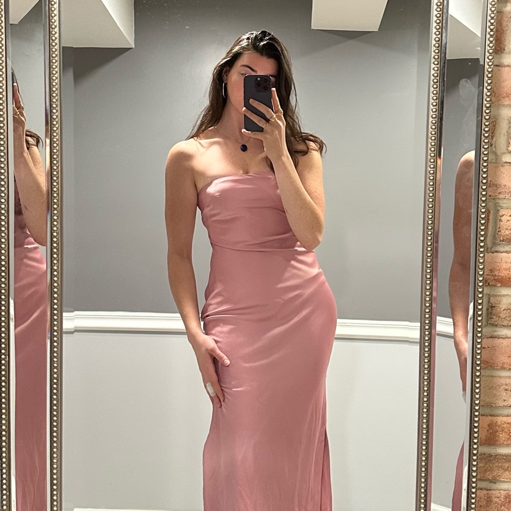 Elegant Pink Silk Dress - Picture 4 of 4